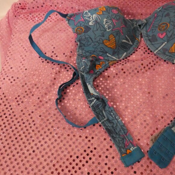 G:21 | size 34A | Blue Underwire Bra | Stars - Peace - Hearts - Picture 3 of 9
